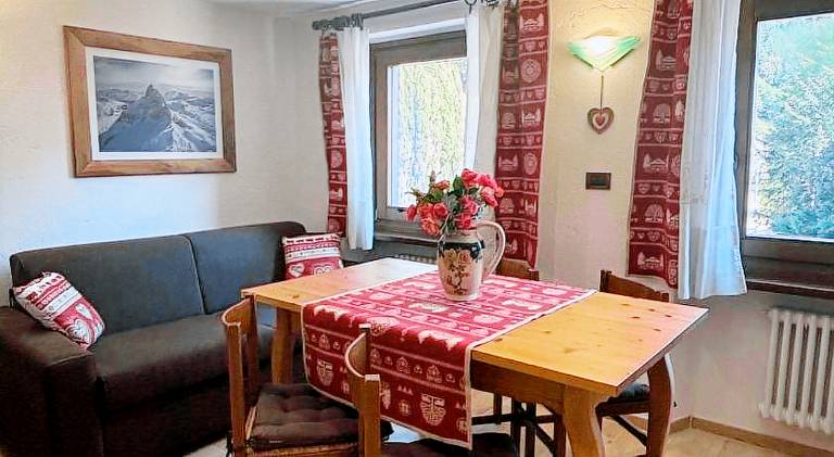 Rental apartment with 1 room for 4 persons in Valtournenche