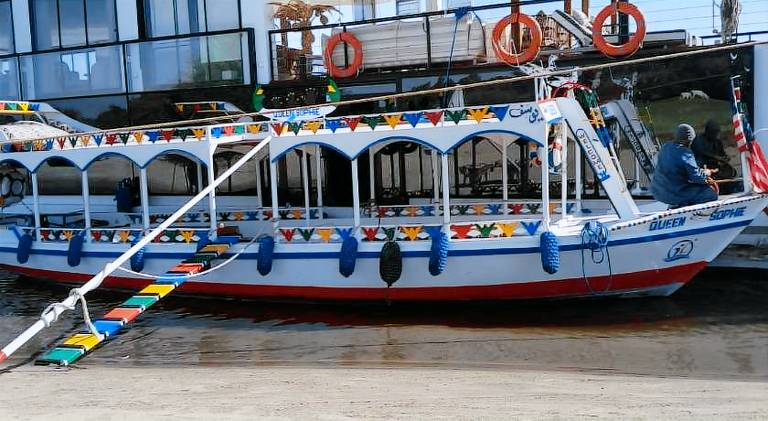 Boat with pool, barbeque & patio | Next to Luxor Temple — photo 3