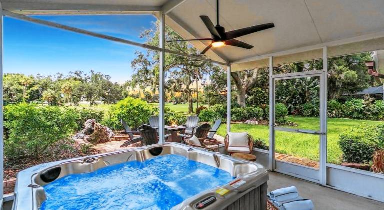 House with jacuzzi in Bradenton, FL
