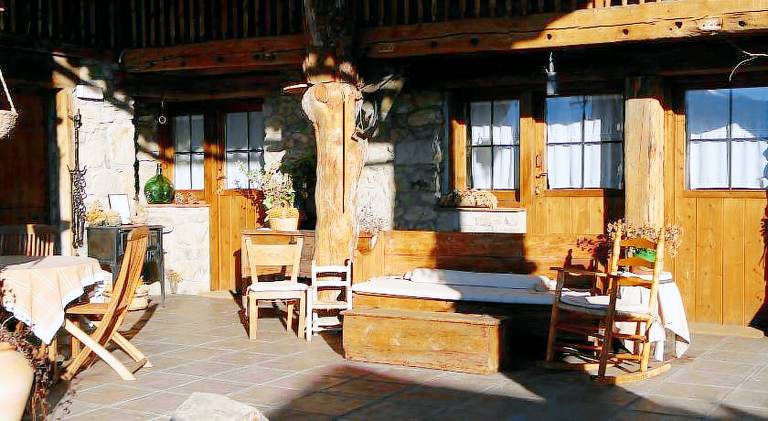 House with yard & patio — photo 3