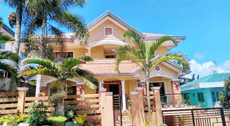 Vacation home with jacuzzi in Tagaytay