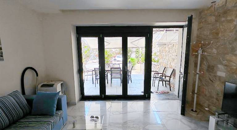 Villa with patio, barbeque & garden — photo 4