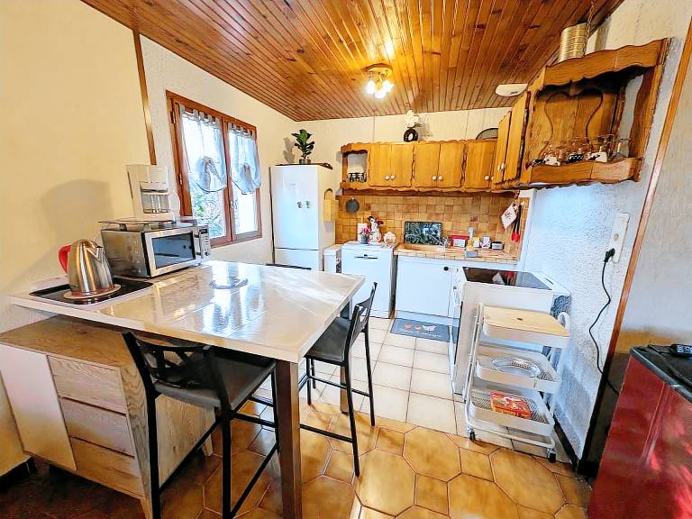 Cottage with yard & barbecue — photo 4