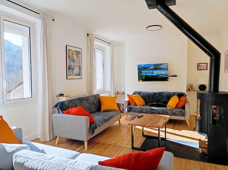 Ample gite with grill, garden & patio | Pets are welcome — photo 2