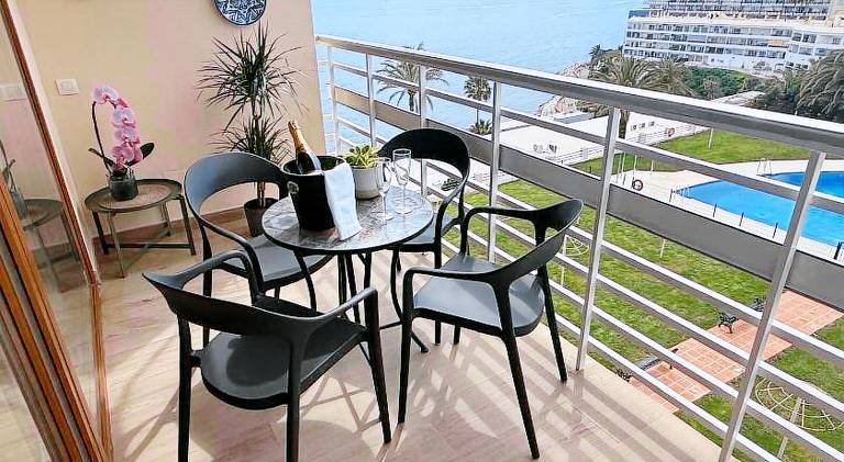 La Roca Sea View Luxury Apartment Beach Elevator in Torremolinos
