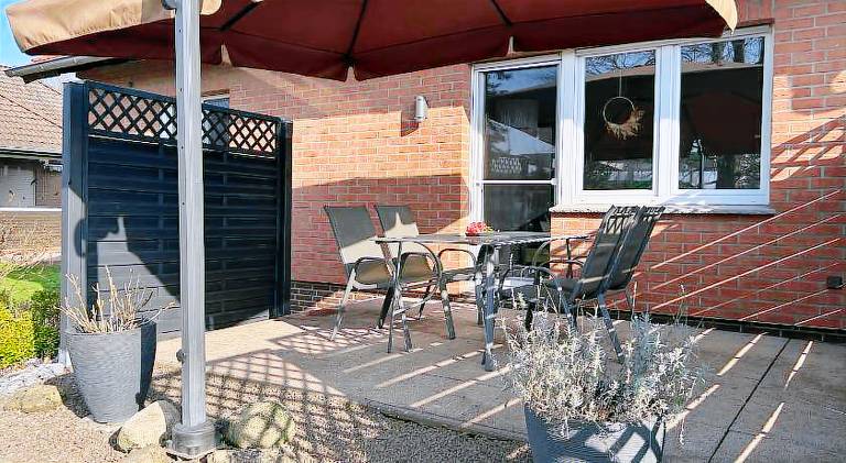 House with hot tub | Pet-friendly — photo 3