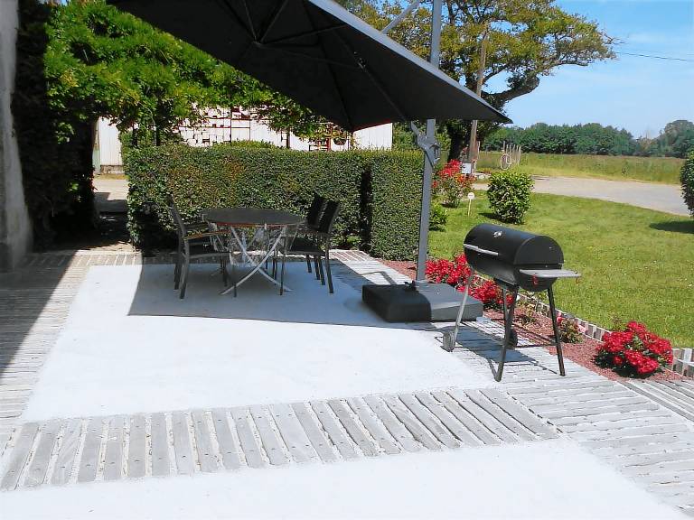 Rural Retreat in Mauges: Cozy Cottage with Terrace, Near Top Tourist Spots & Private Fishing Pond — photo 5