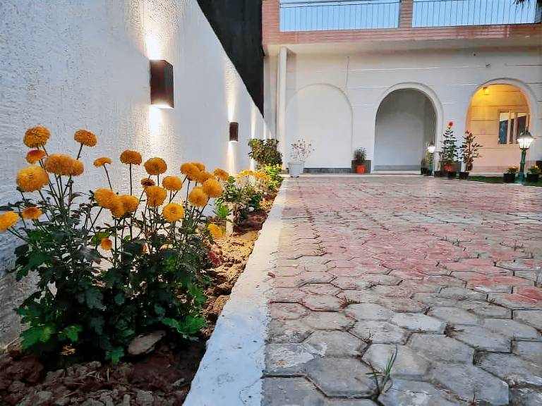 Bungalow Sector 165