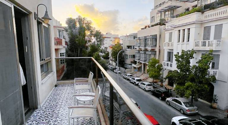 Serviced apartment with patio | Close to Carmel Market — photo 4