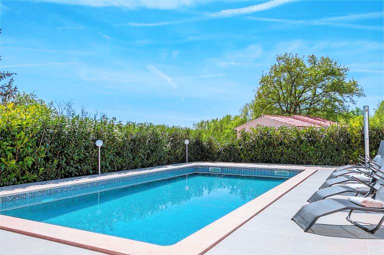 Villa with BBQ, yard & pool | Pool view — photo 4