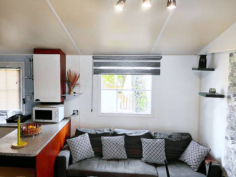 Mobile home with patio — photo 5