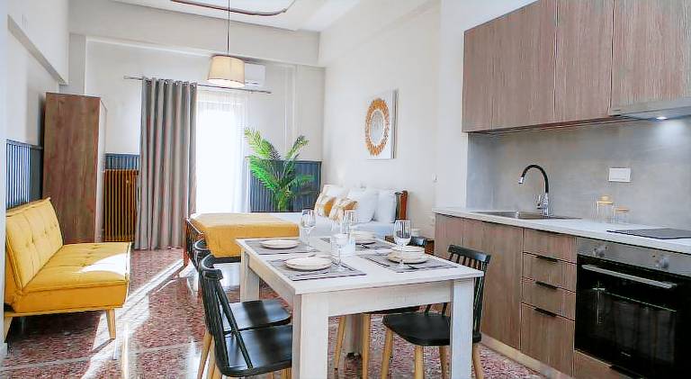 Apartment with terrace — photo 2