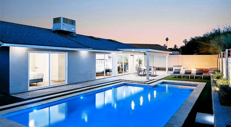 Vacation home with pool — photo 3