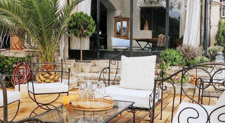 Villa with pool — photo 3