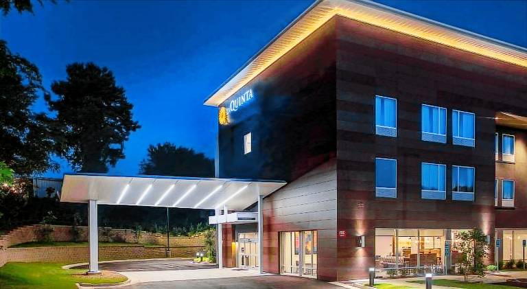 La Quinta Inn & Suites by Wyndham Oxford — photo 2