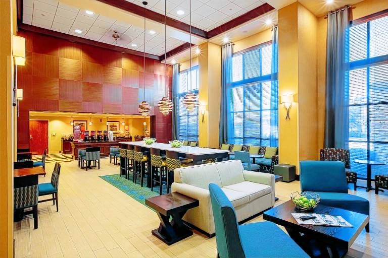 Hampton Inn & Suites Sacramento-Elk Grove Laguna 1-5 — photo 4
