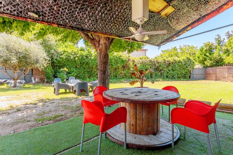 Villa with yard, barbeque & terrace | Garden view in Le Cannet