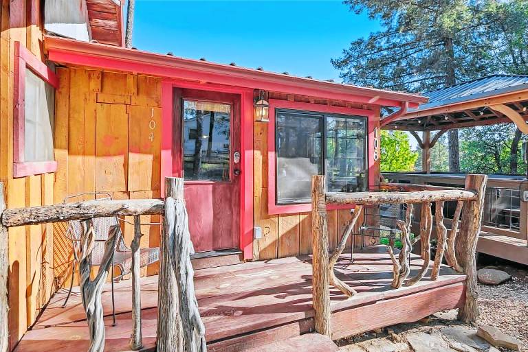 Child-friendly ample cabin with hot tub & grill | Mountain view | Pet-friendly — photo 4