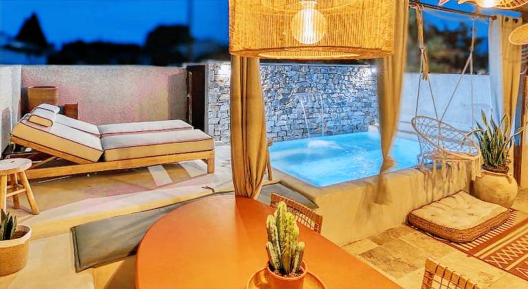 Villa with terrace, private pool & garden — photo 3