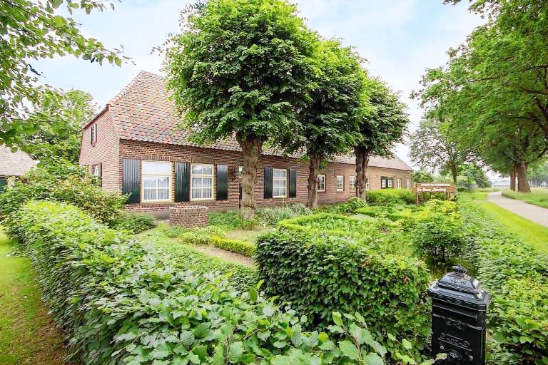 Longère Eindhoven