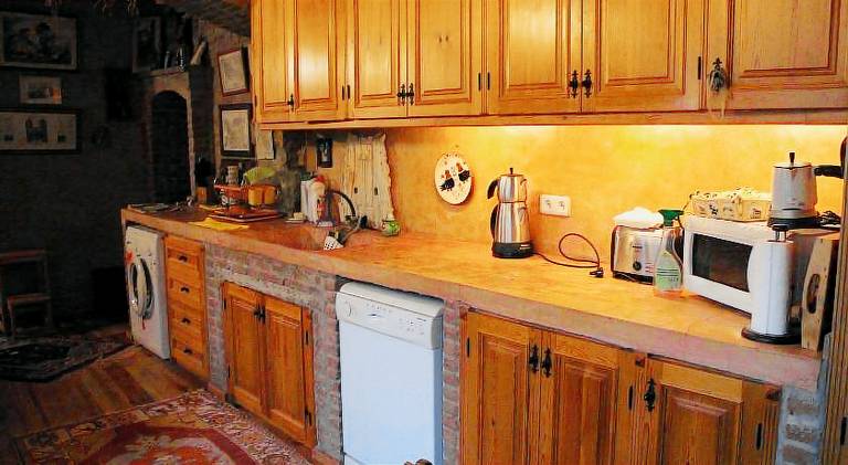 Fully equipped vacation home with yard, grill & patio | Suitable for remote work | Pets allowed — photo 5