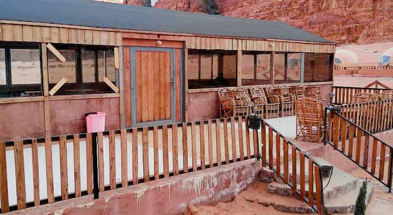 Tent with terrace, grill & yard — photo 3