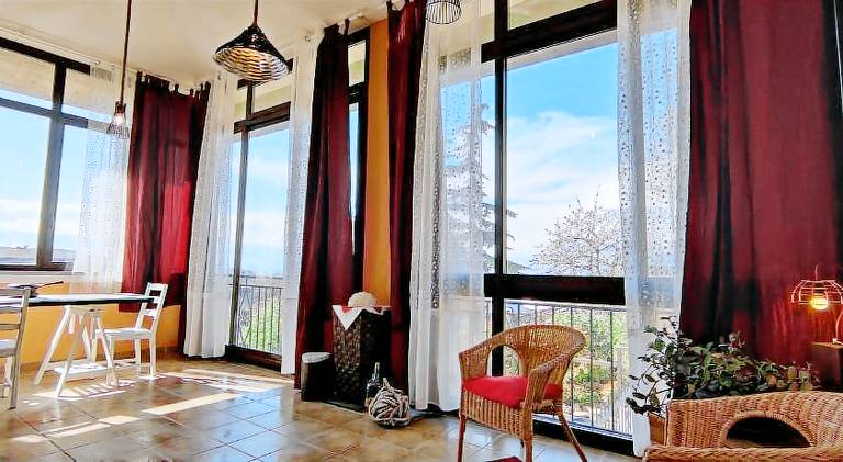 Beautiful vacation home with jacuzzi | Pet-friendly — photo 3