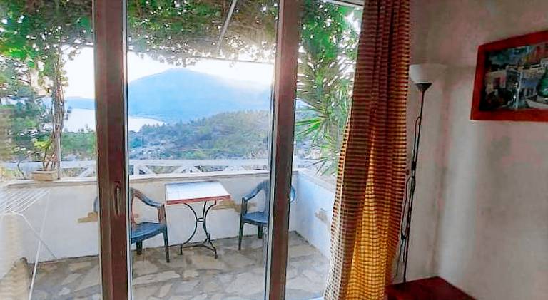 Beautiful house located on a hill, with a spectacular sea view — photo 5