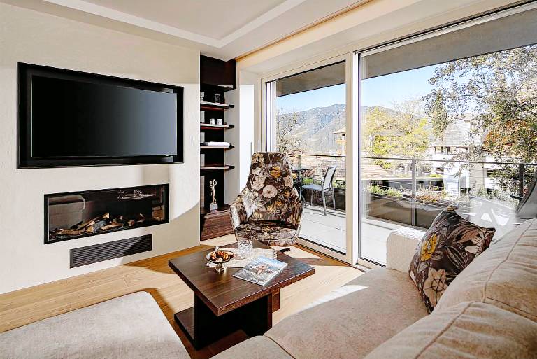 Chalet Apartment Stefan – Central Location with Mountain Views in Schenna