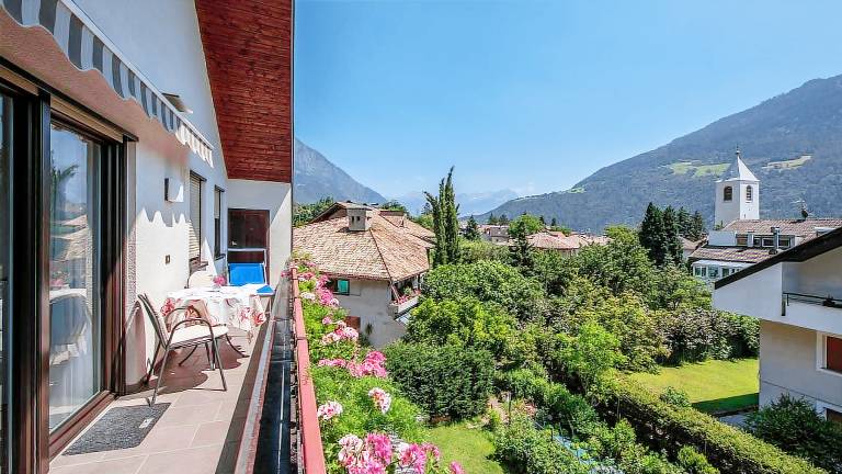 Rental apartment with yard | Garden view | Pet-friendly in Parcines