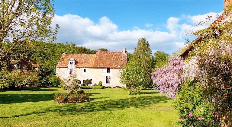 Big vacation home with pool | Dogs allowed in Loches