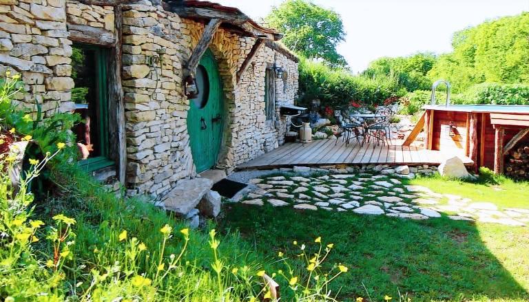 Child-friendly gite with private pool, hot tub & yard | Nature view | Pets are welcome — photo 2