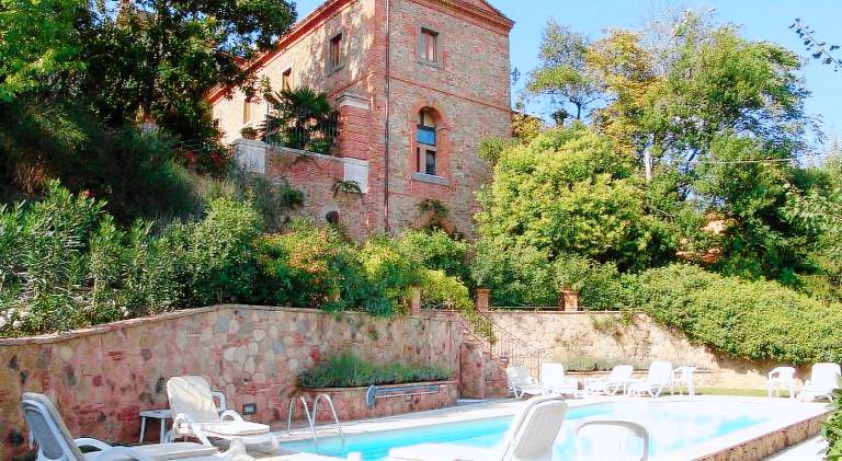 Serviced apartment with barbecue, garden & pool — photo 4