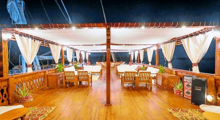 Wonderful boat with hot tub | Pets are welcome — photo 3