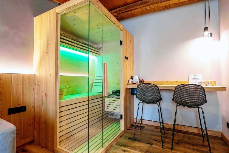 TEVERONE SUITES & WELLNESS - Camera Civetta — photo 4