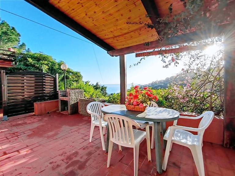 Beautiful holiday apartment with patio, fast internet & BBQ | Sea view | Pet-friendly in Capoliveri