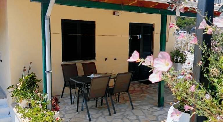 Vacation home | Pets allowed in Lefkada