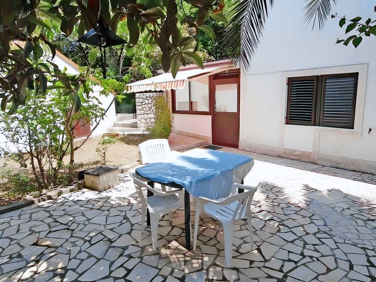Holiday apartment with terrace and washing machine — photo 5