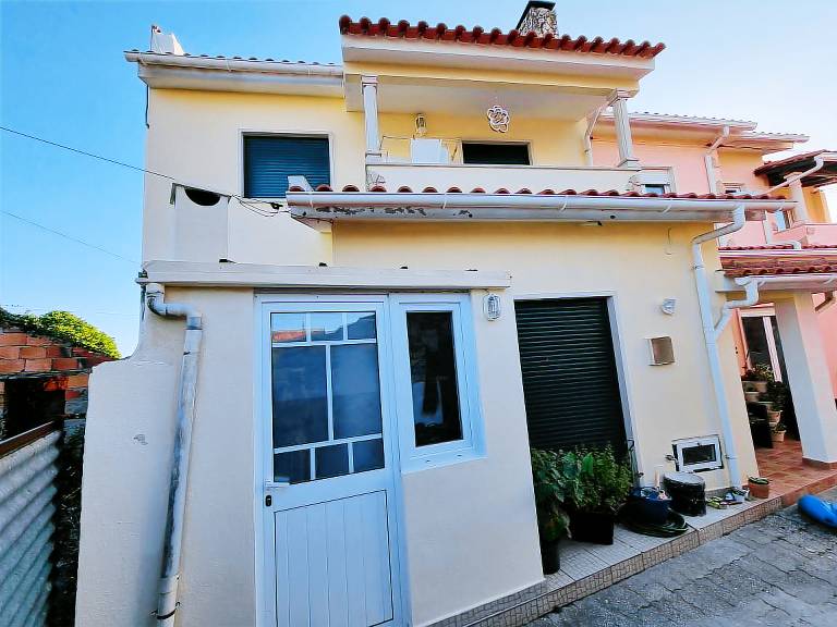 Vacation home with yard & terrace | Garden view — photo 4