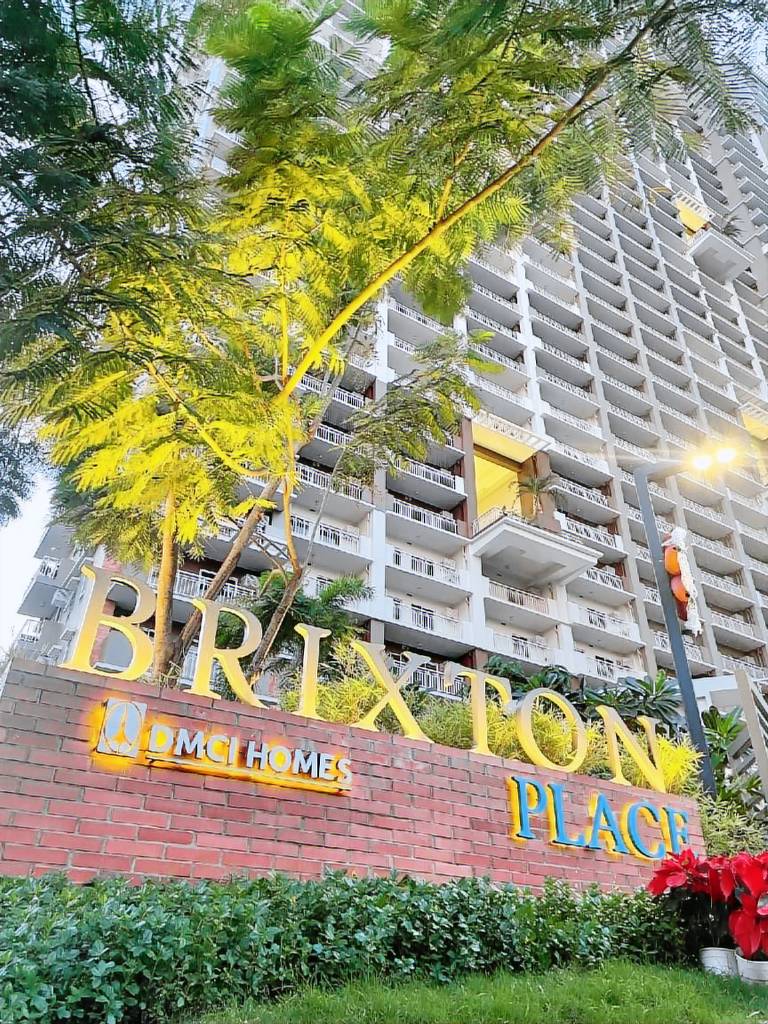 BGC-Ortigas Link Condo in Pasay