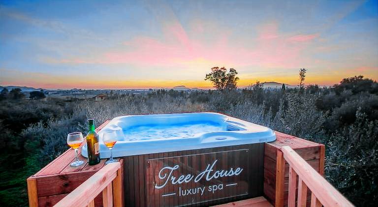 Villa with terrace, hot tub & barbeque — photo 5