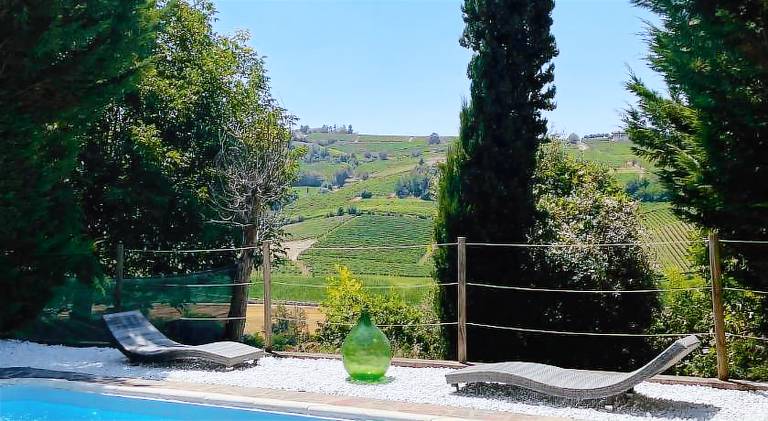 Lovely farm with patio, yard & pool | Pet-friendly — photo 2