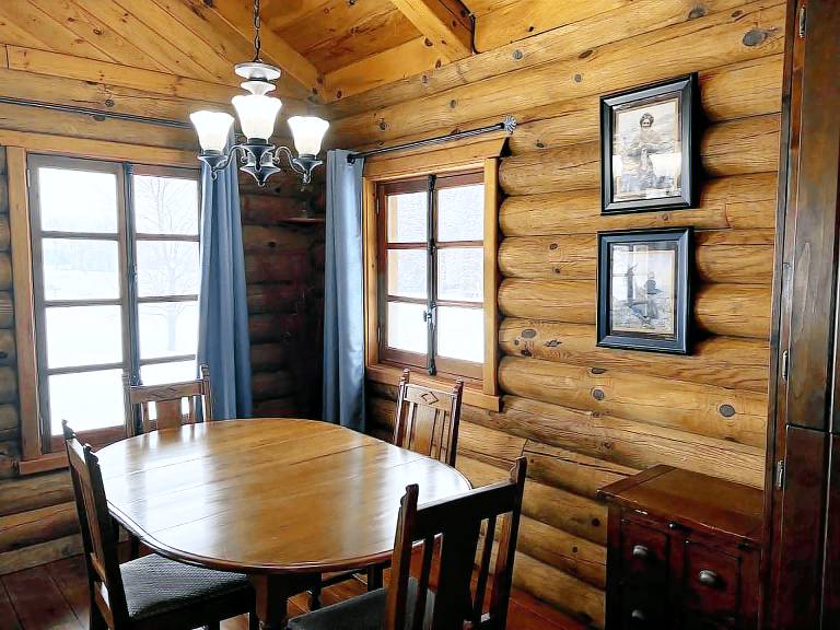 Waterfront Family Log Cabin Rental between Ottawa, Ontario and Montreal, Québec — photo 5