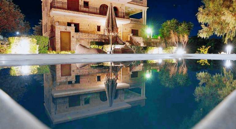Villa with private pool, jacuzzi & yard — photo 5
