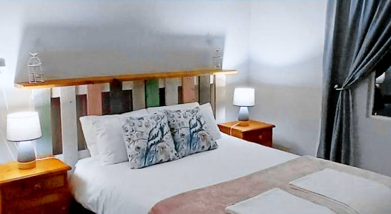 Rental apartment with pool in Oudtshoorn