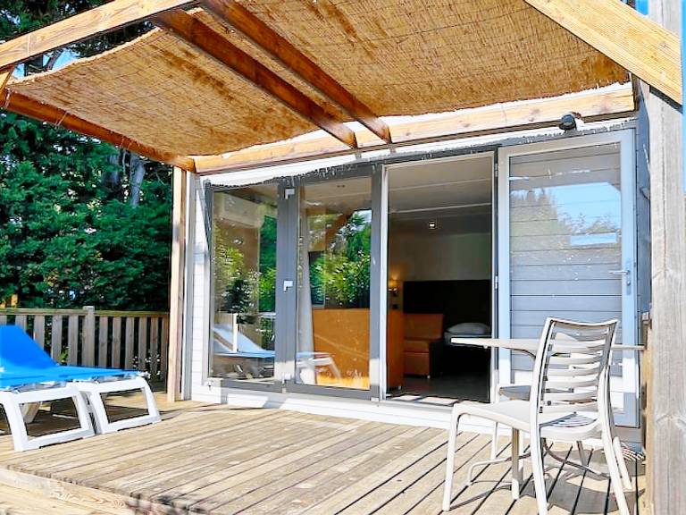 Nice mobile home with heated pool & patio | Pet-friendly — photo 4