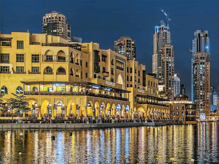 Holiday apartment with garden, terrace & pool | Next to Burj Khalifa in Dubai