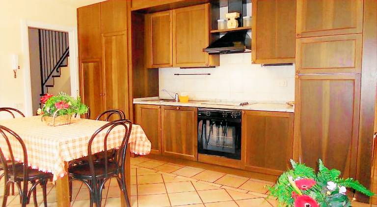 Serviced apartment with garden, patio & barbeque | Good for workation — photo 4