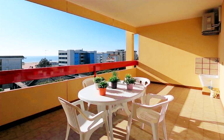Centric beachfront apartment — photo 3