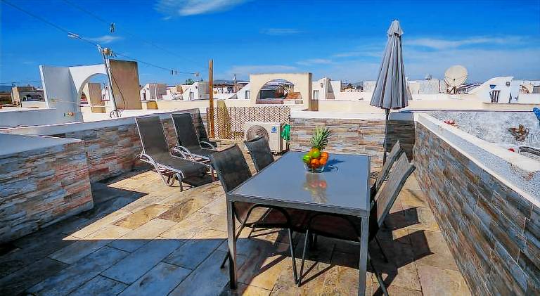 Holiday apartment with pool — photo 3